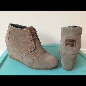 TOMS Dessert Suede Lace Up Wedge Booties - Taupe 7